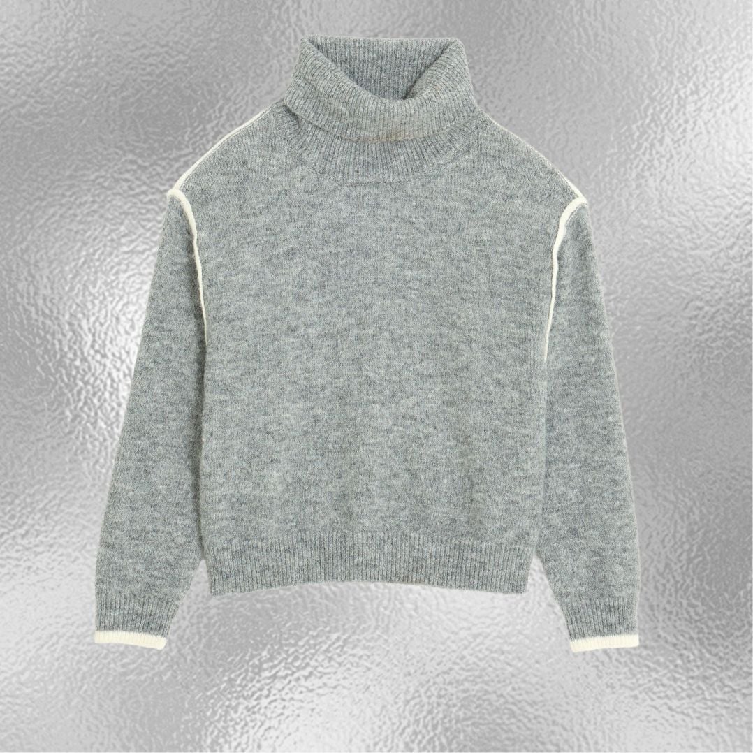 Un pull avec un col roulé montant
