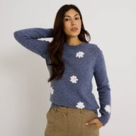 Pull fleurs brodées col rond